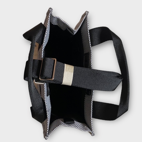 Lululemon Two-Tone Canvas Tote Bag Mini 4.5L - Picture 4 of 6